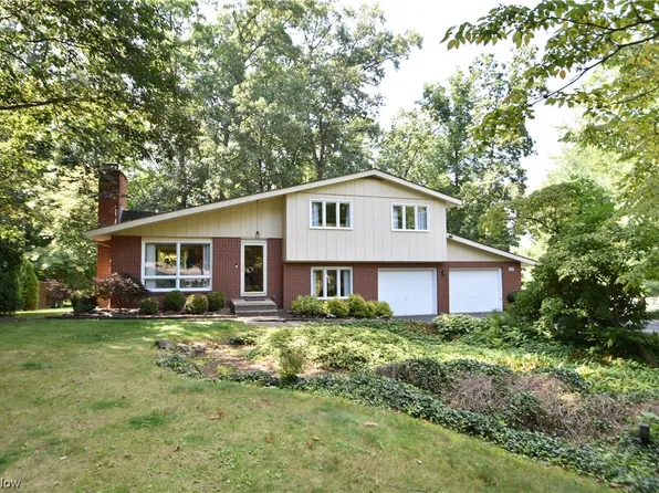 7157 Northview Dr, Brookfield, OH 44403