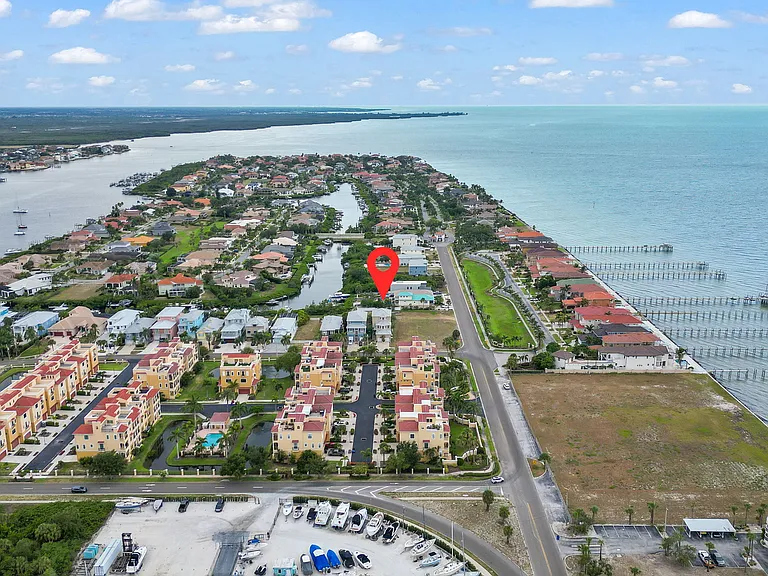 1340 Apollo Beach Blvd S — Photo 36