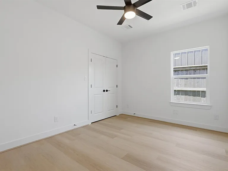 5921 Mountwood St #B — Photo 14