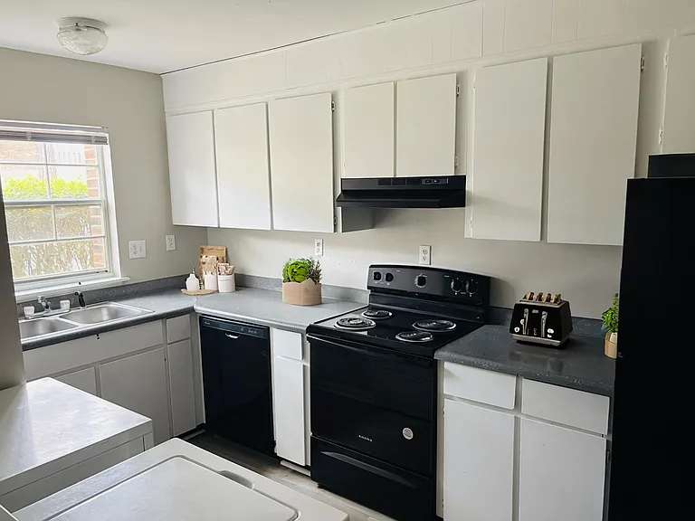 Hancock Ridge Apartments — Photo 11