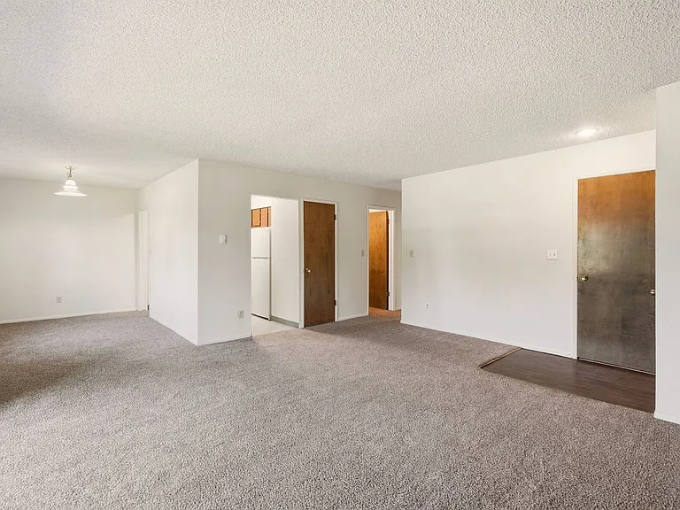 3102 E 27th Ave — Photo 56