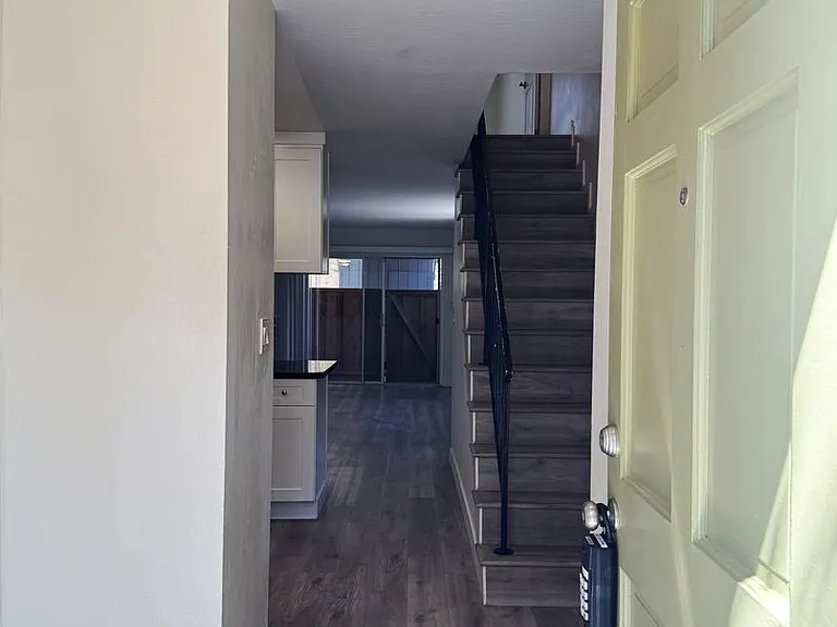 946 Tamarack Ln #9 — Photo 4