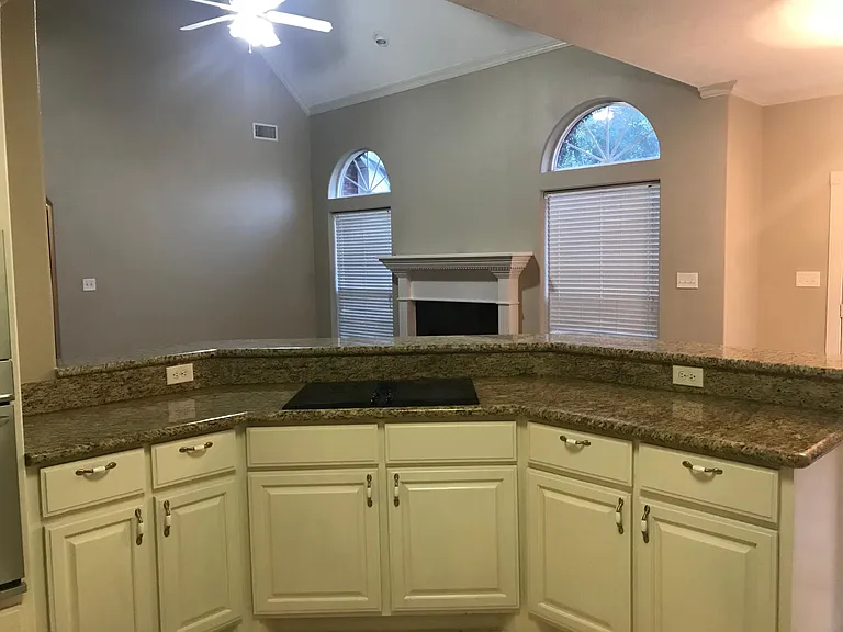 630 Winchester Dr — Photo 6