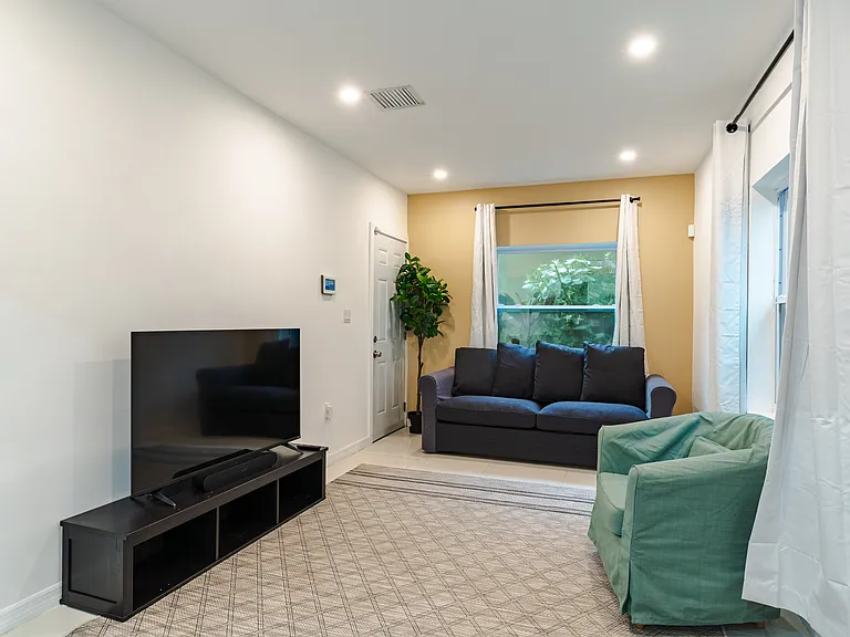 3509 SW 25th Ter — Photo 14