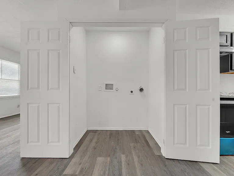 2682 Wasina Dr — Photo 9