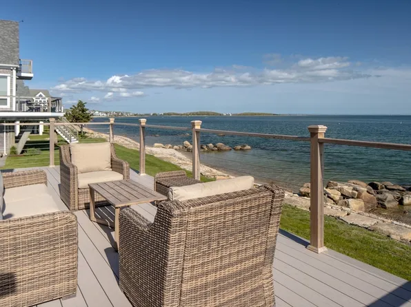 9 Sea Marsh Way, Mattapoisett, MA 02739