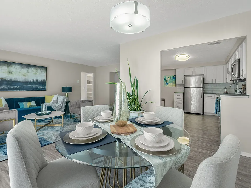 THE VANTAGE APARTMENTS