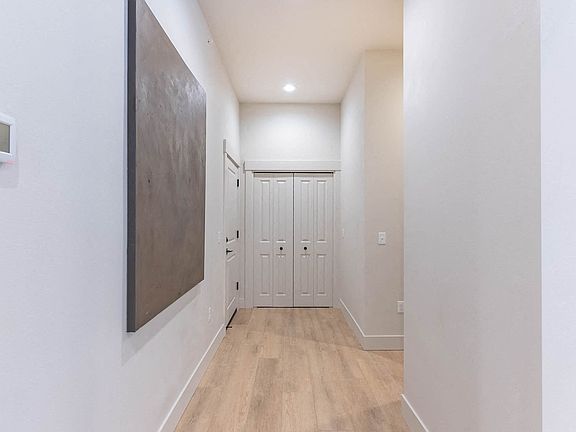 5th image of 963 Diagonal Blvd #933