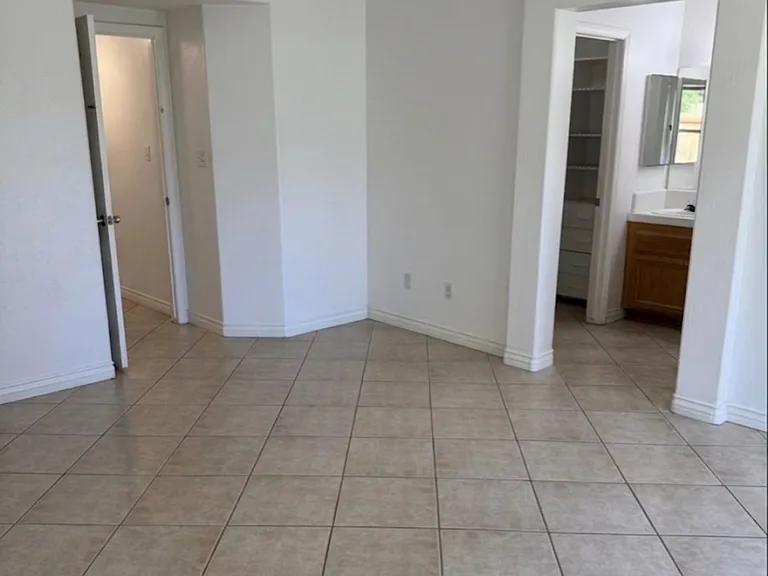 8420 Winlock St — Photo 11