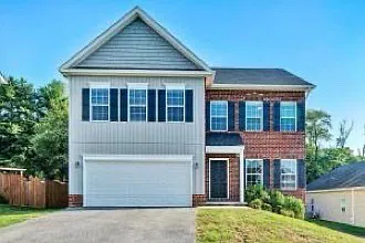 2049 Lawson Ln — Photo 4
