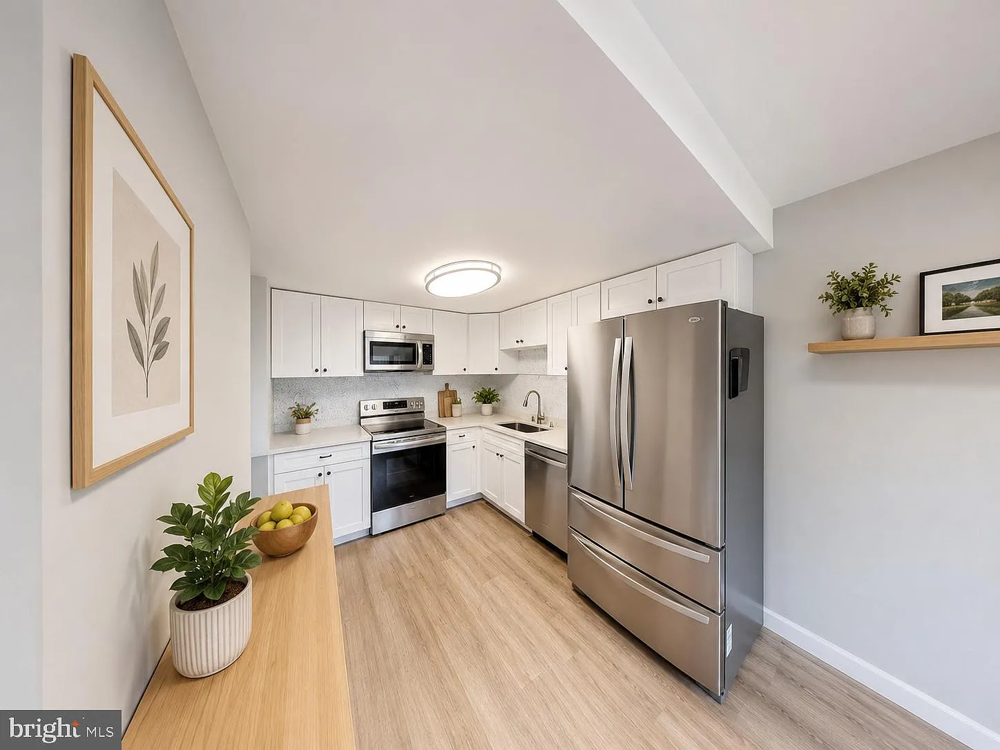 4 bed, 3.5 bath, 2350 sqft, $2,995 — Photo 4
