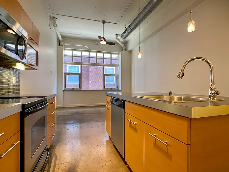 Central Park Lofts — Photo 25