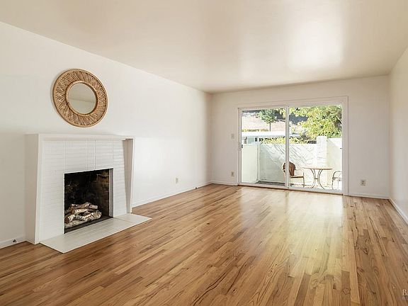 2nd image of 40 - 44 Elizabeth Way