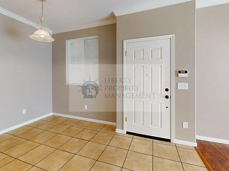 1360 Shady Ln #431 — Photo 7