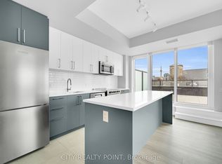 664 Spadina Ave #411, Toronto, ON M5S 2H8