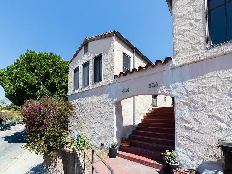 836 Silverlake Blvd — Photo 21