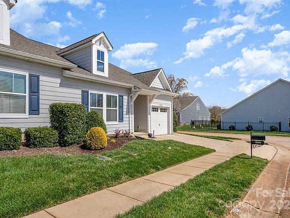2nd image of 40104 Crooked Stick Dr