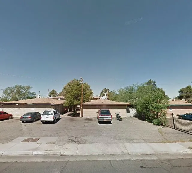 541 Palomas Dr SE #A — Photo 1