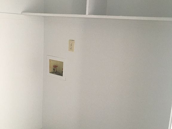 4th image of 312 E Saint Anne Pl APT A