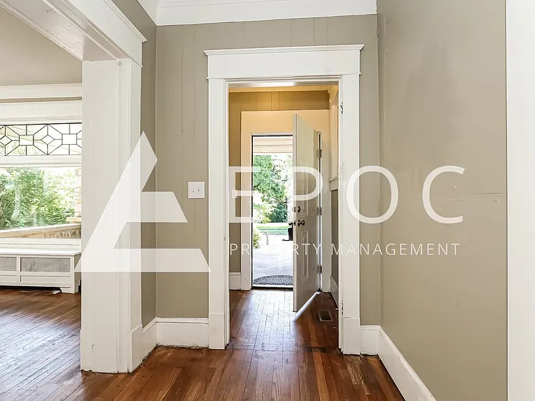 731 S Broad St — Photo 8
