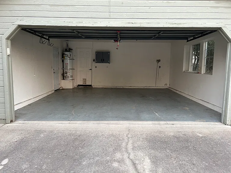 2813 Nora Ln — Photo 2