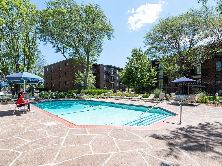 Quincy Commons — Photo 1