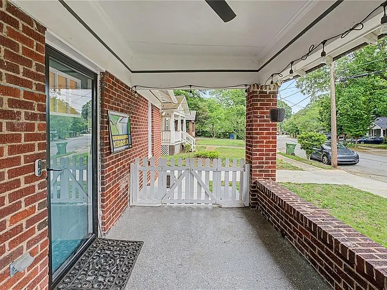 827 Elbert St SW — Photo 30