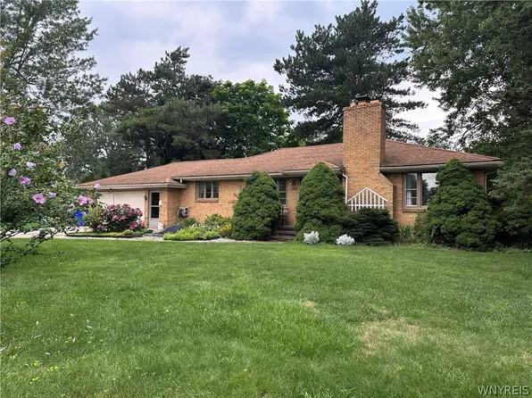 8340 Hirschwood Dr, Williamsville, NY 14221
