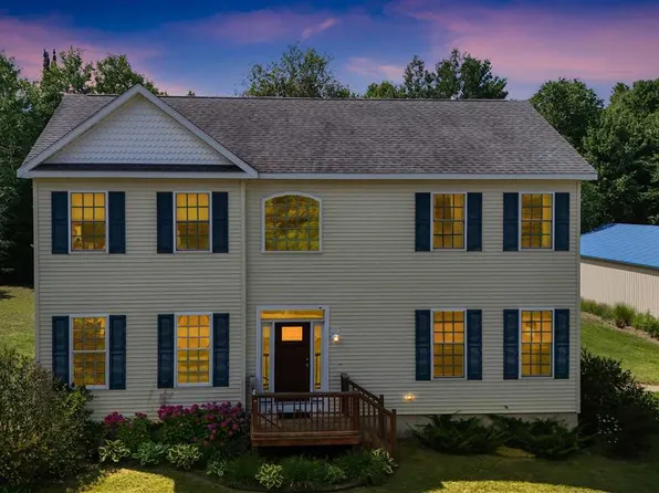 8616 Penny Ln, Petoskey, MI 49770
