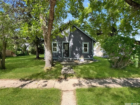 309 3rd Street W, Wilkie, SK S0K 4W0