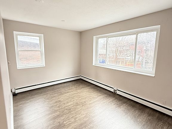 5th image of 1590 Ouellette Ave Unit 202