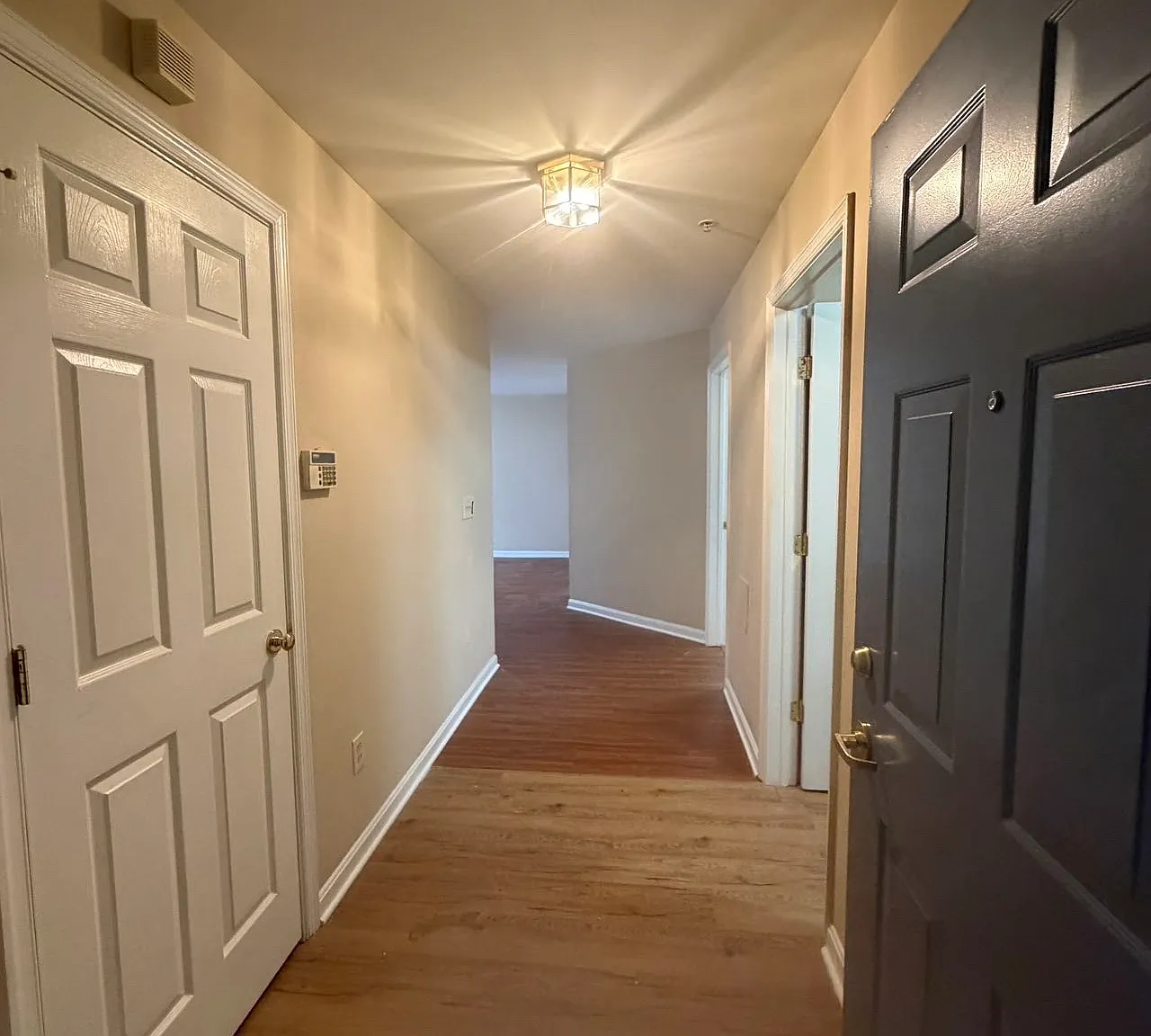 2 bed, 1220 sqft, $2,100 — Photo 3
