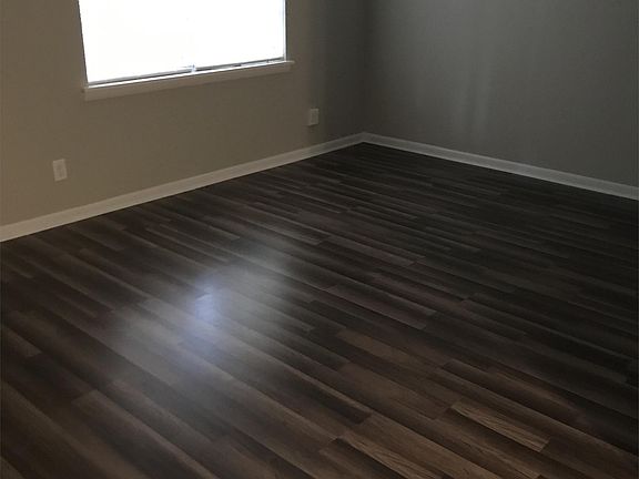 3rd image of 6630 Pinebrook Dr