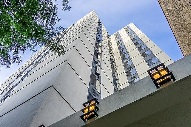 1st image of 1339 N Dearborn St Ste 1