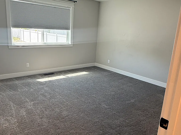 482 E Canyon Rim Rd — Photo 13