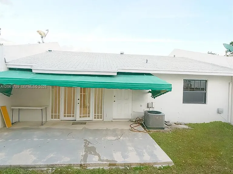 10385 SW 209th Ln — Photo 9
