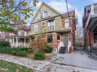 157 Madison Ave #1B, Toronto, ON M5R 2S6