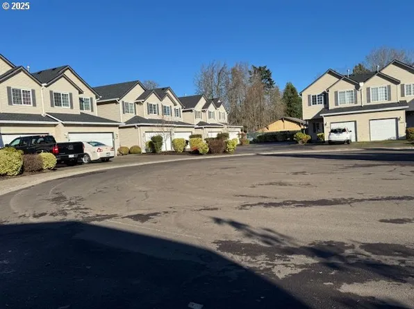 156 Alli Ct, Gladstone, OR 97027