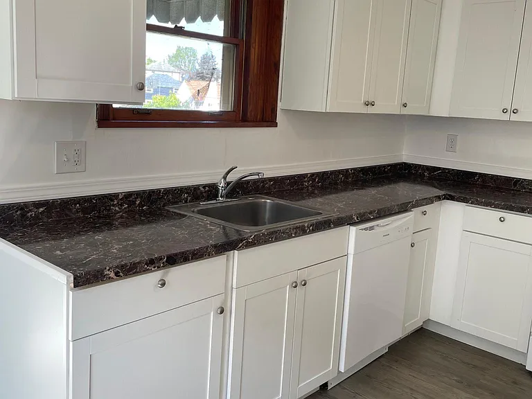 547 Farnsworth Ave — Photo 6