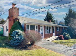 105 Essex Dr, Staunton, VA 24401