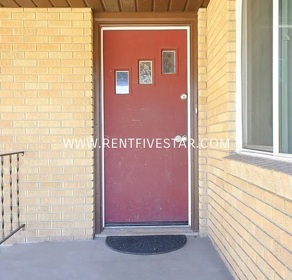 366 McKinley Ave — Photo 2