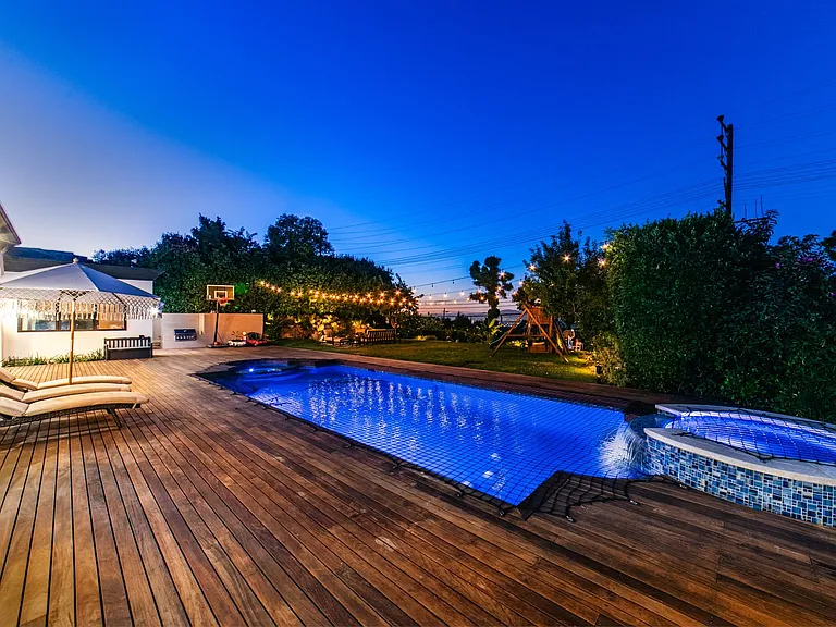 16341 Sloan Dr — Photo 17