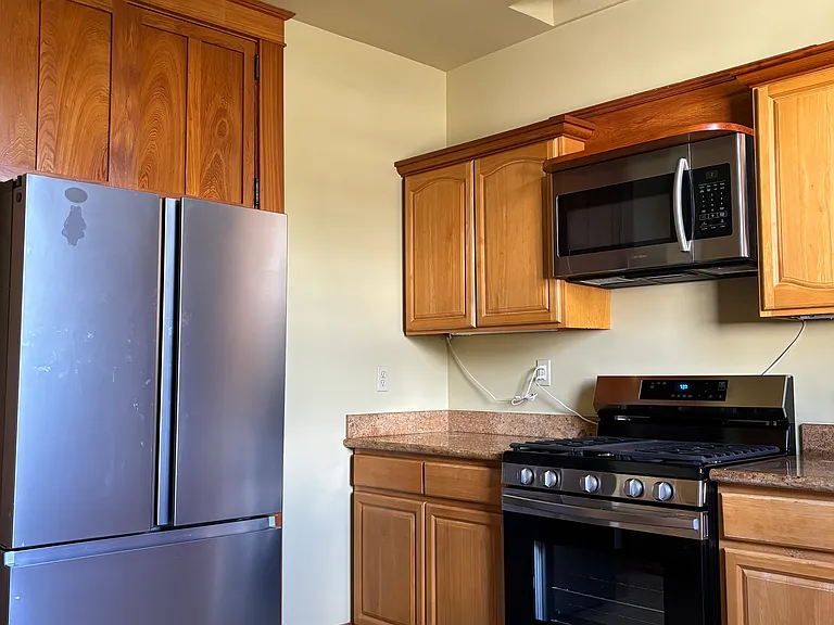 2225 Dante St — Photo 11