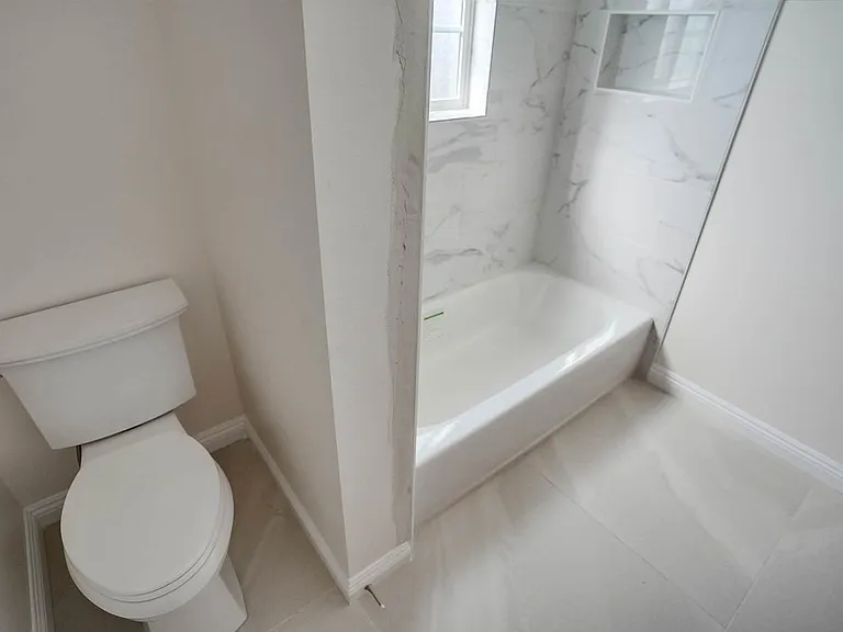 501 E 99th St #10 — Photo 15