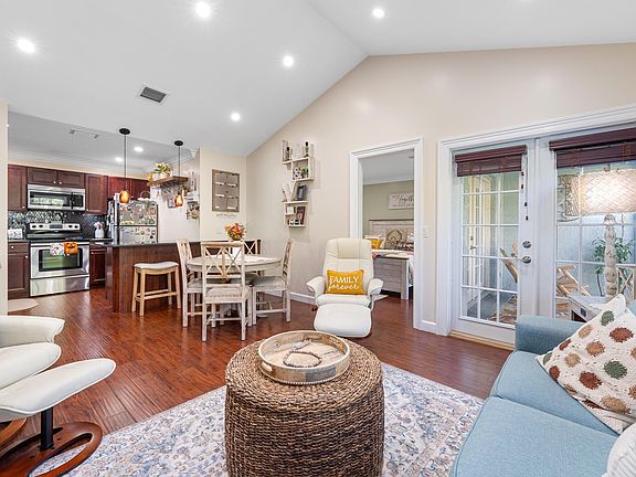 3rd image of 1616 SE Green Acres Circle #M204