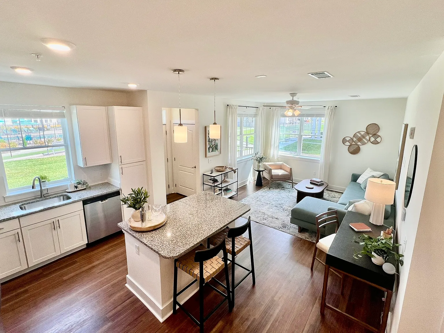2 bed, 1150 sqft, $2,159 — Photo 1
