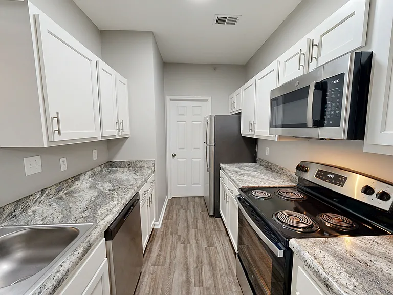 Burlington Oaks Apartments — Photo 46
