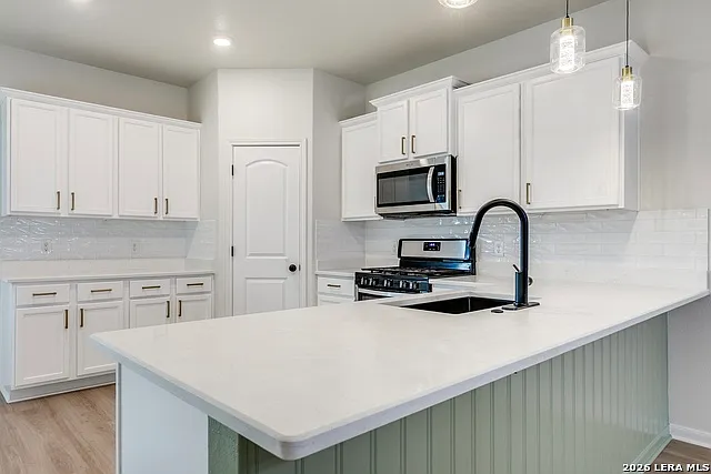 5 bed, 2.5 bath, 2619 sqft, $1,985 — Photo 4