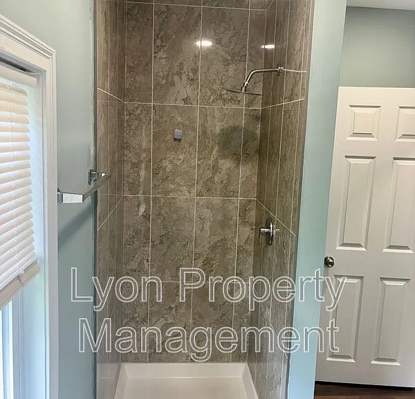 1 Grant Ave #2R — Photo 22