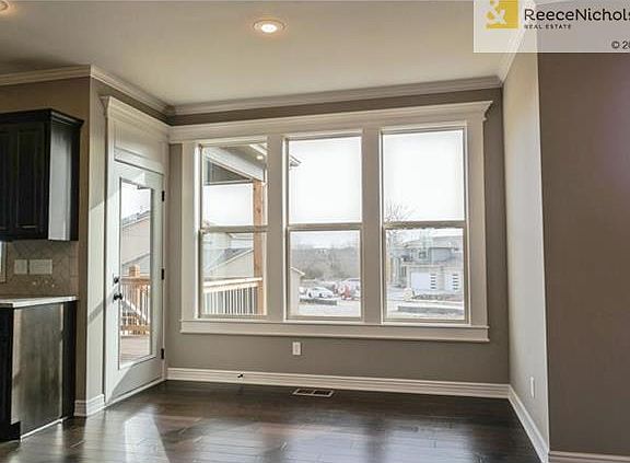 Breakfast room has a door to the covered deck.